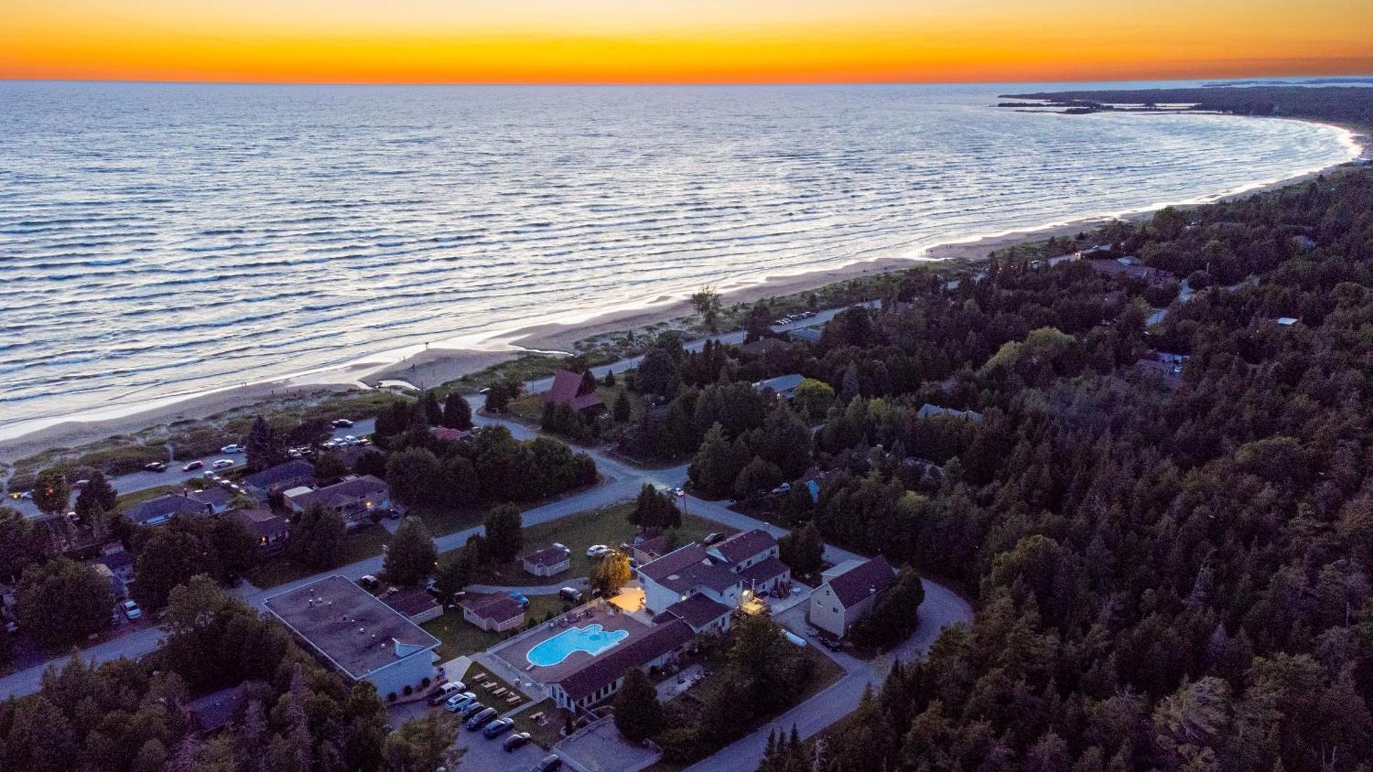 Sauble Beach Lodge Exterior photo