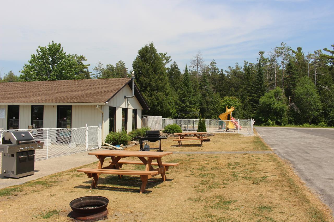 Sauble Beach Lodge Exterior photo